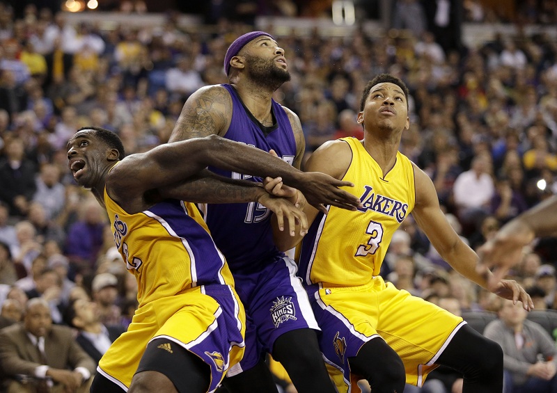 НБА: Лејкерси стали надомак преокрета, Харден „свирао џез